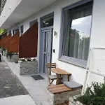 Apartment Harmony - Your Cozy Retreat A Short Walk From The Center *