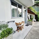 Apartment Harmony - Your Cozy Retreat A Short Walk From The Center *