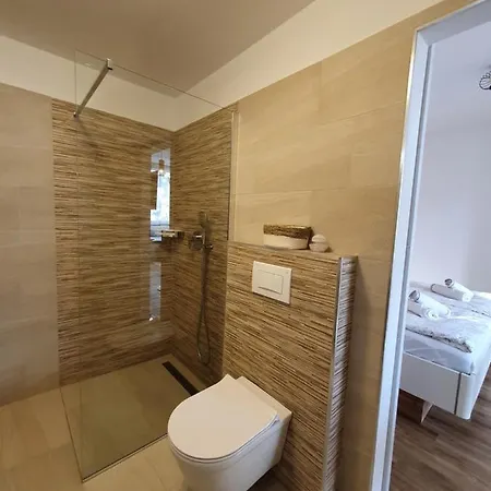 아파트 Harmony - Your Cozy Retreat A Short Walk From The Center 포르토로즈