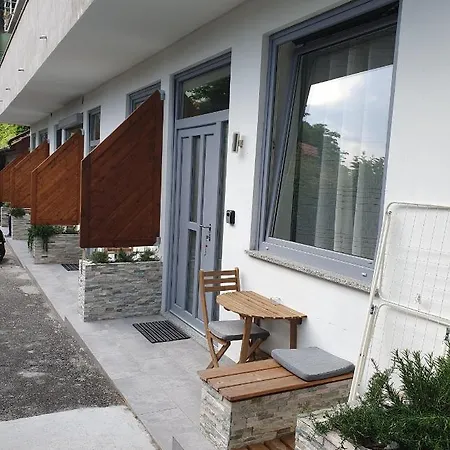 Apartment Harmony - Your Cozy Retreat A Short Walk From The Center *