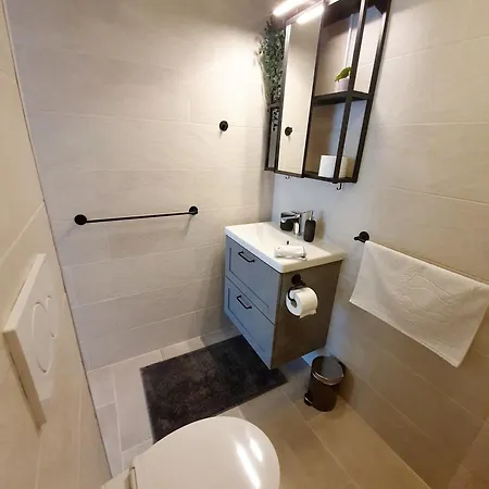 Harmony - Your Cozy Retreat A Short Walk From The Center Apartment *